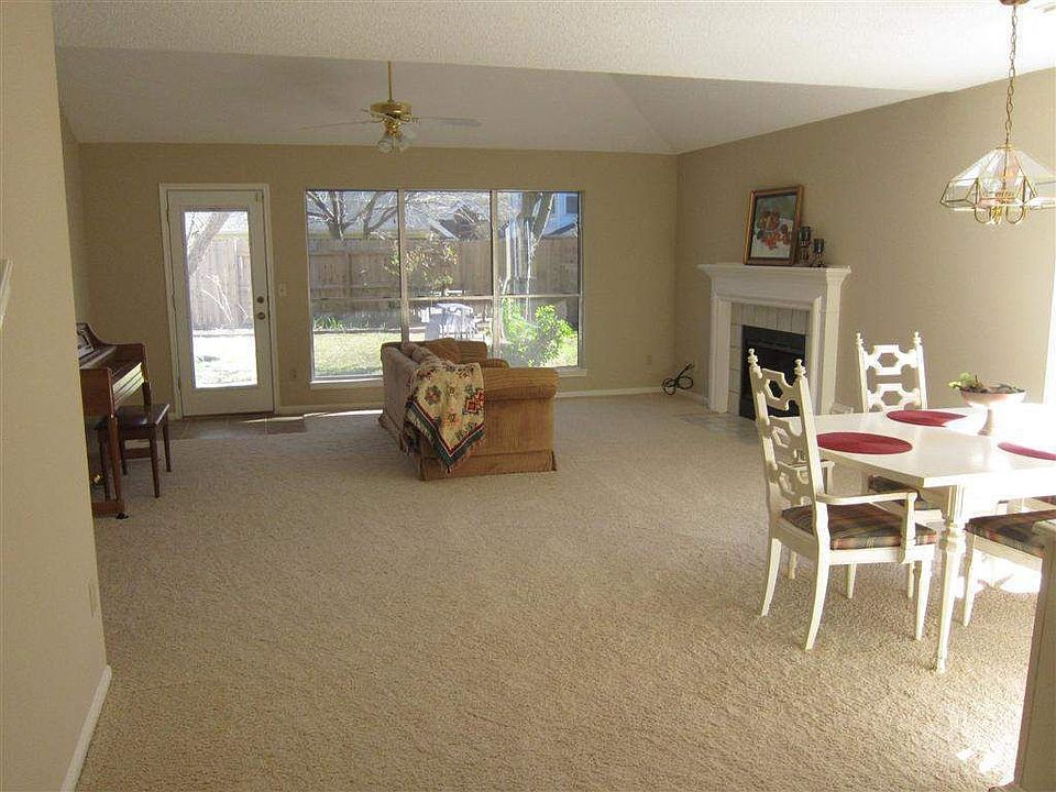 2nd image of 3913 Ivywood Dr