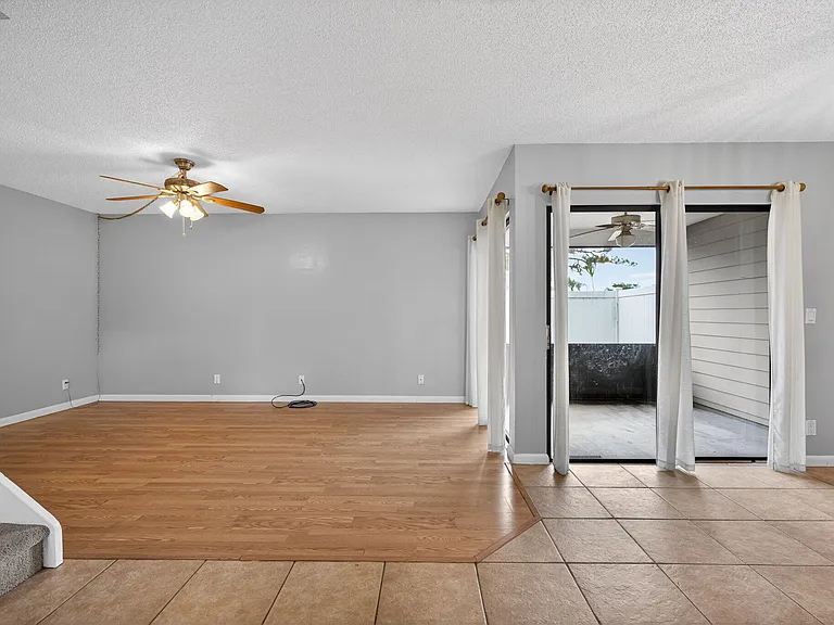 707 Stonewood Ct #19C — Photo 42