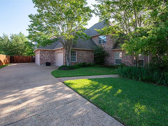 4th image of 4705 Saint Andrews Dr
