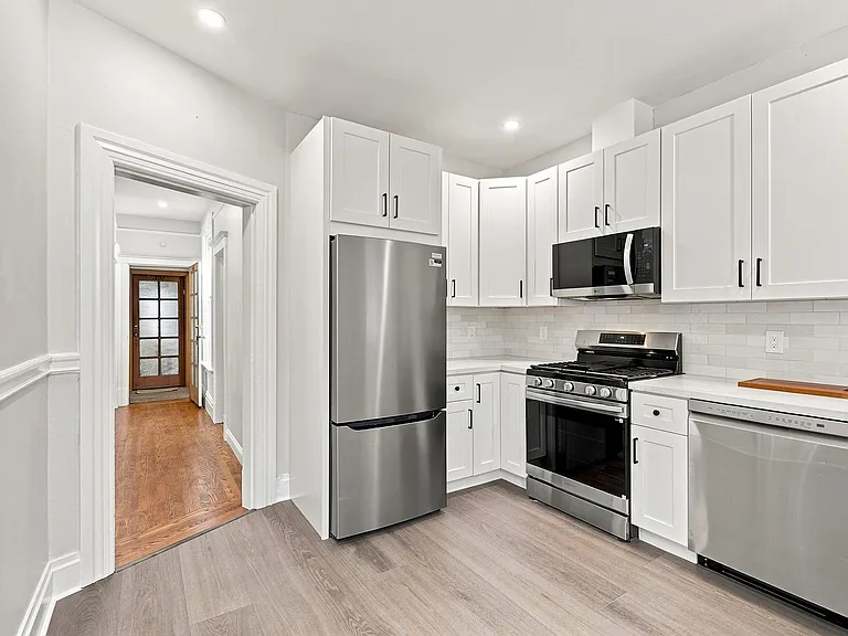 17th Street 4170 — Photo 14