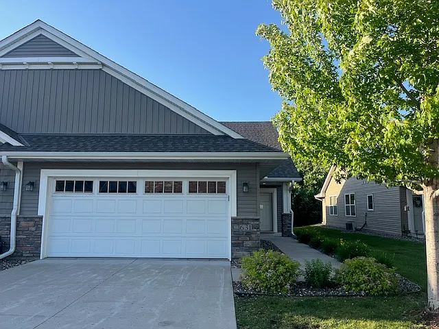 631 Liberty Way — Photo 2