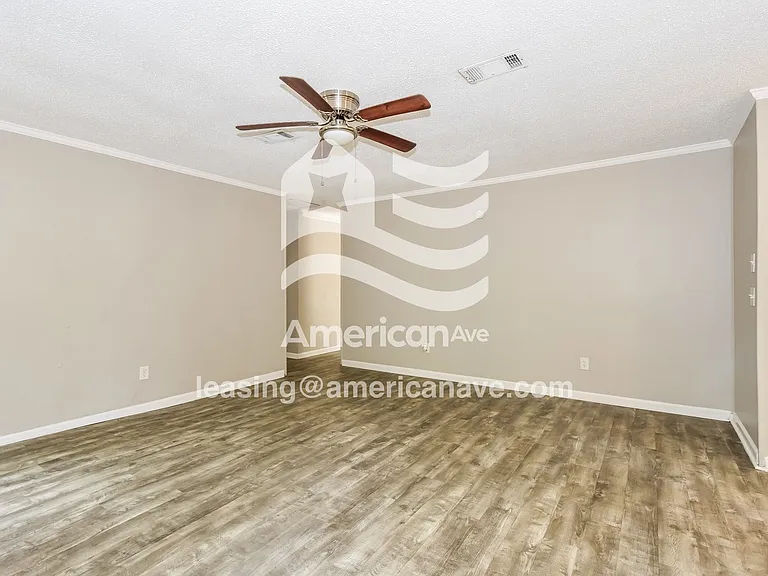 7190_004_living_room_14003555.jpg