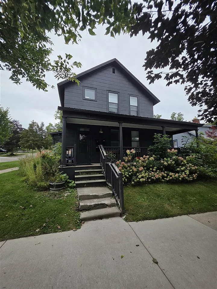 1 bed, 1.0 bath, 250 sqft, $1,200 — Photo 1
