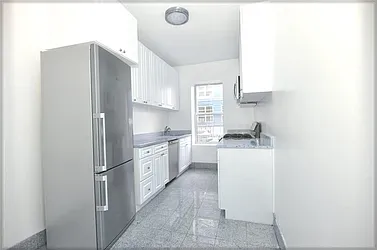 Rented by R New York