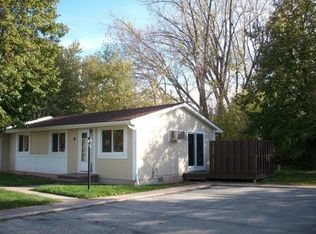 969 7th St, Menasha, WI 54952