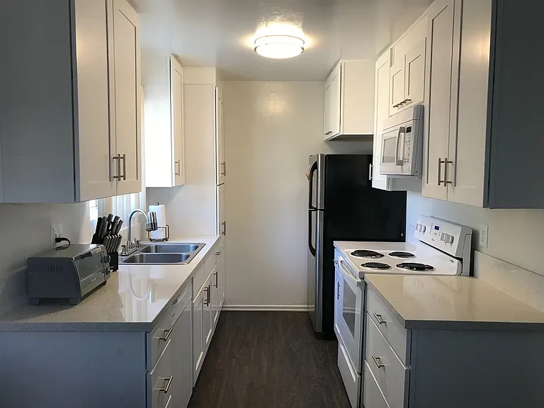 18400 Prairie Street — Photo 101