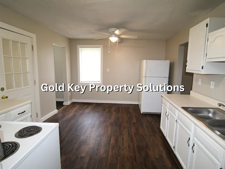1712 S Mulberry St — Photo 8