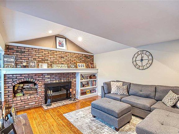 3rd image of 97 Eagle Ln
