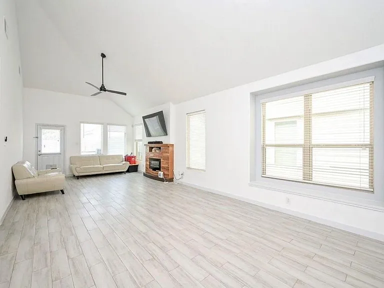 5519 Misted Jasmine Ct — Photo 4
