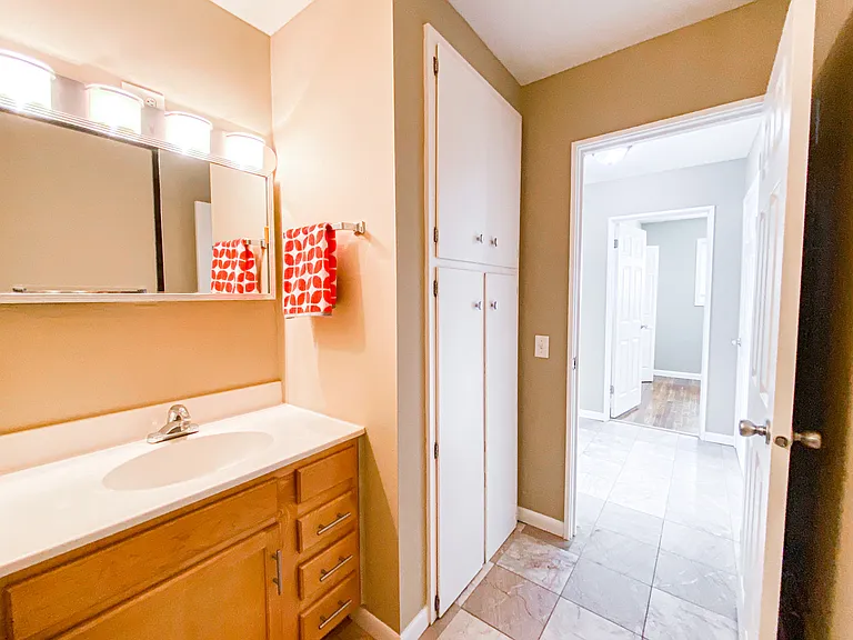 1025 W Fiedler Ln #4 — Photo 8