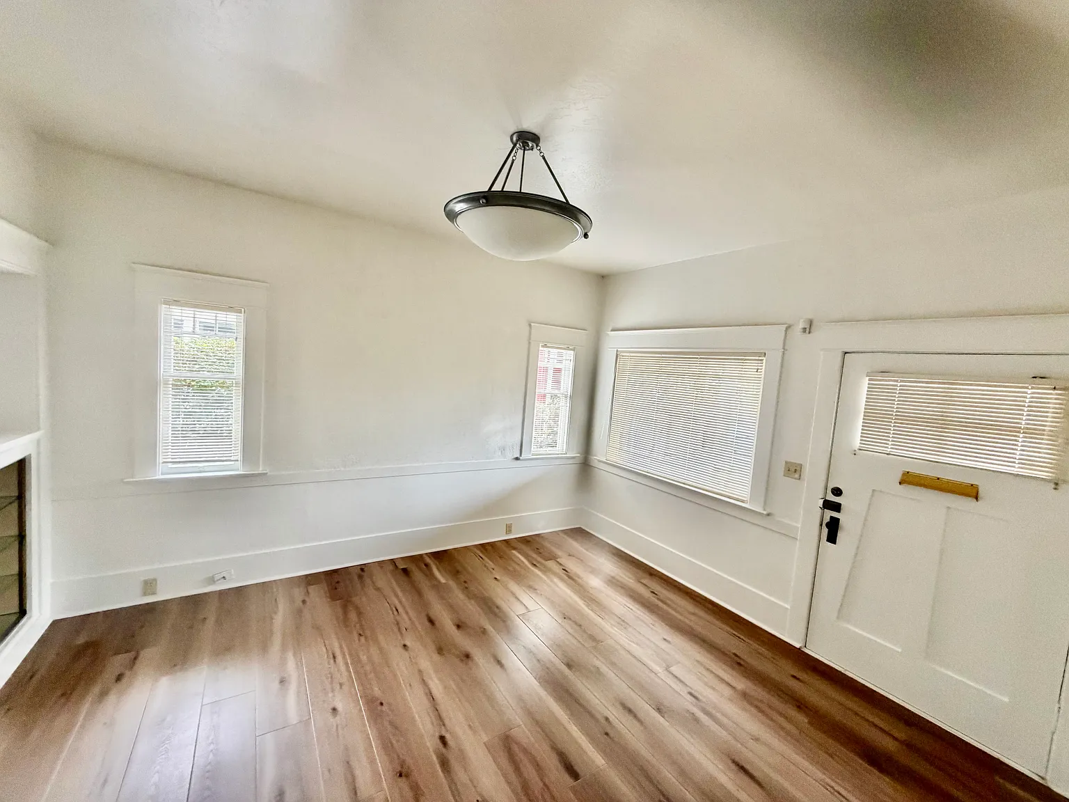 2811 E St — Photo 3
