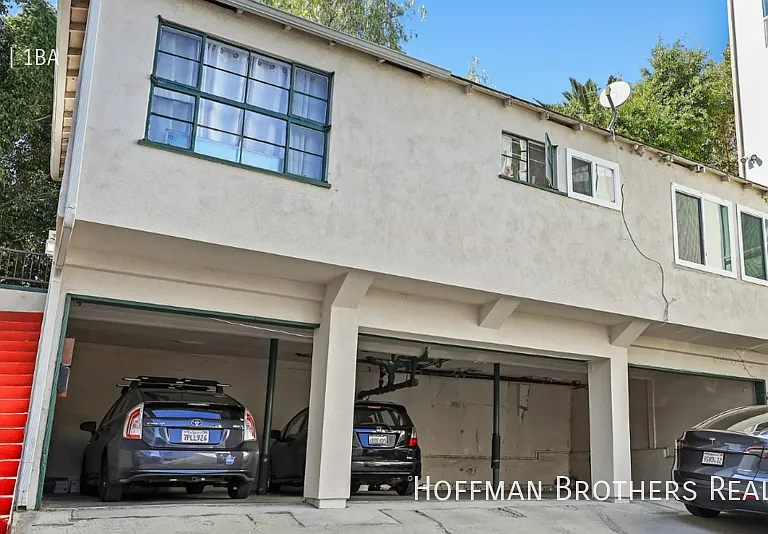 1137 N Clark St #6 — Photo 7