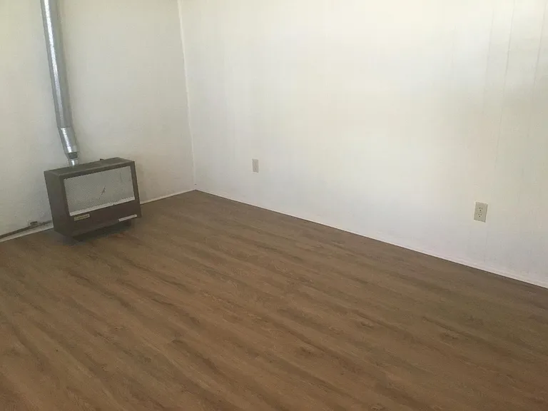 1408 Frontage Rd #B — Photo 3