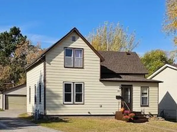 745 8th St SW, Pine City, MN 55063