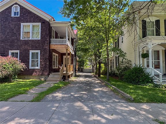 4th image of 62 1/2 Dietz St