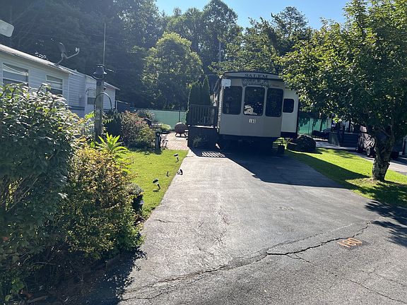 2nd image of 4229 E Pkwy #180-lot 180