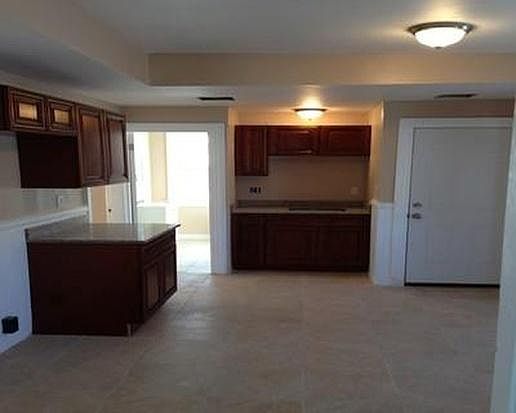 1st image of 202 Salina St #2