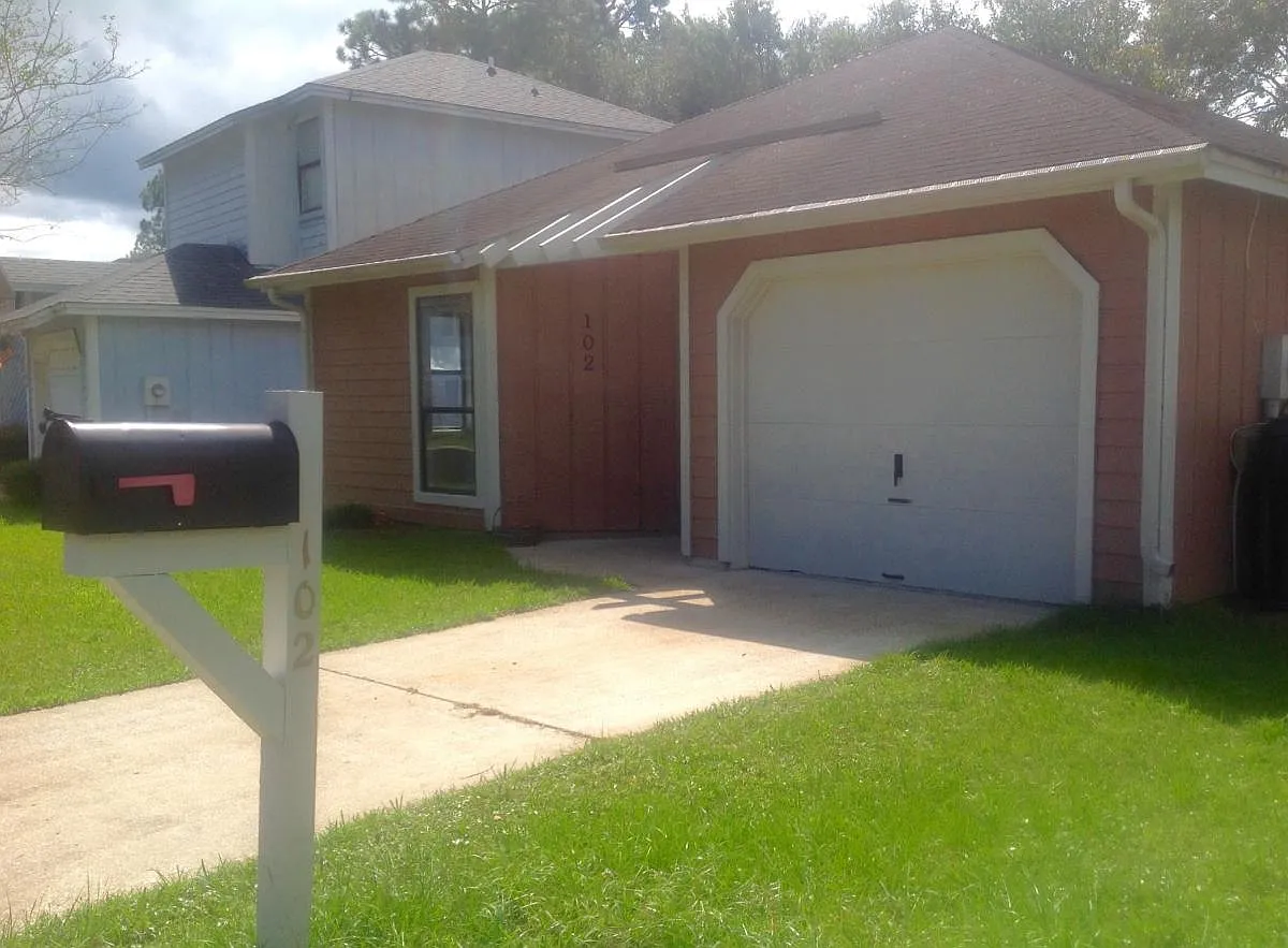 2 bed, 1200 sqft, $1,575 — Photo 2