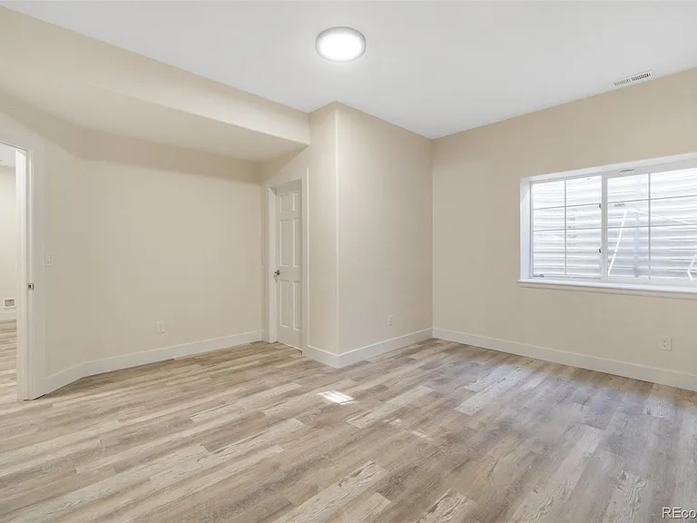 695 E Kings Deer Point — Photo 21