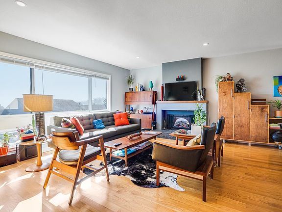2nd image of 319 Innisfree Cir #10