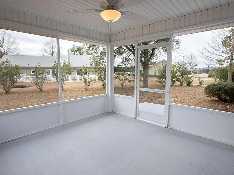 1220 Springfield Dr — Photo 24