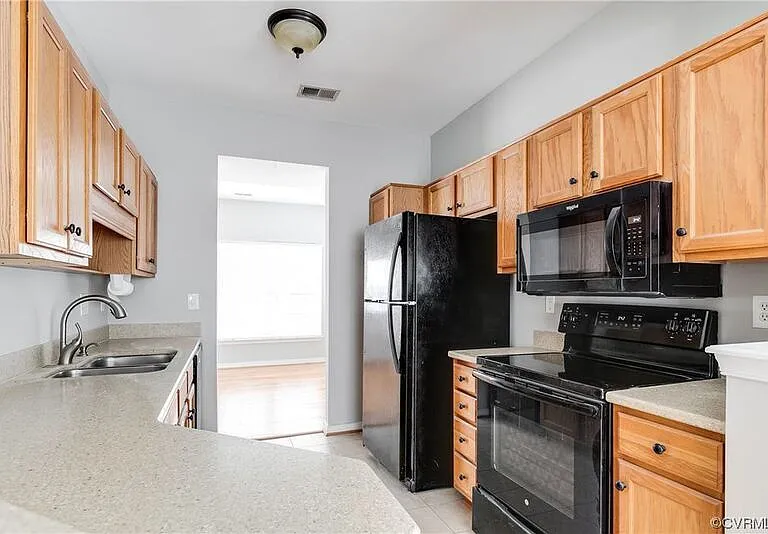 5500 Millstream Ln — Photo 4
