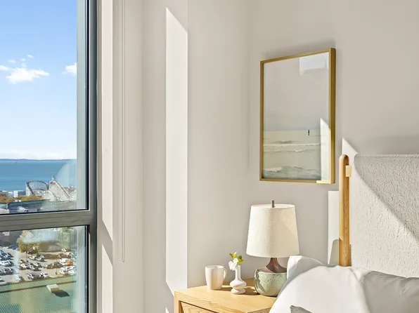 532 Neptune Avenue image 6 of 22