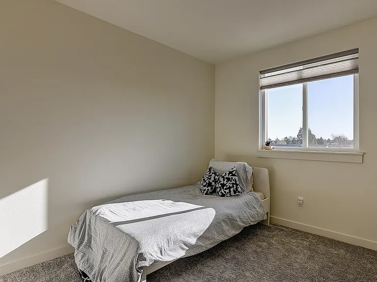 2582 NE Purcell Blvd — Photo 14