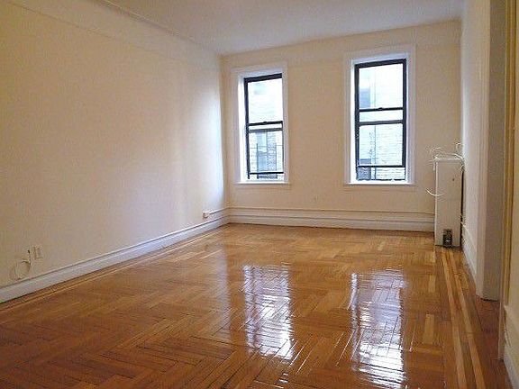 5th image of 810 W 183rd St APT 2C