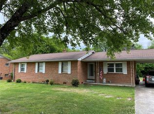 827 Hickory Chapel Rd, High Point, NC 27260