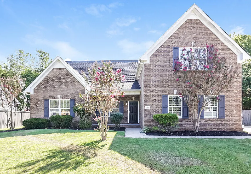1811 Potters Ct
