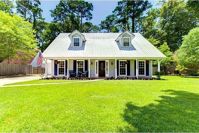1st image of 204 Cottonwood Ln