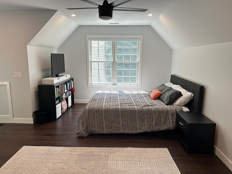 325 Church St — Photo 8