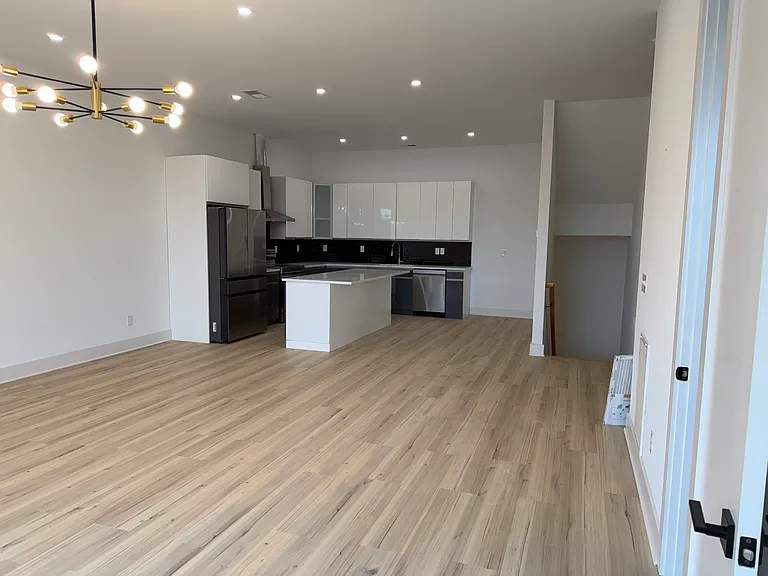 105 Hart Ln #C — Photo 6