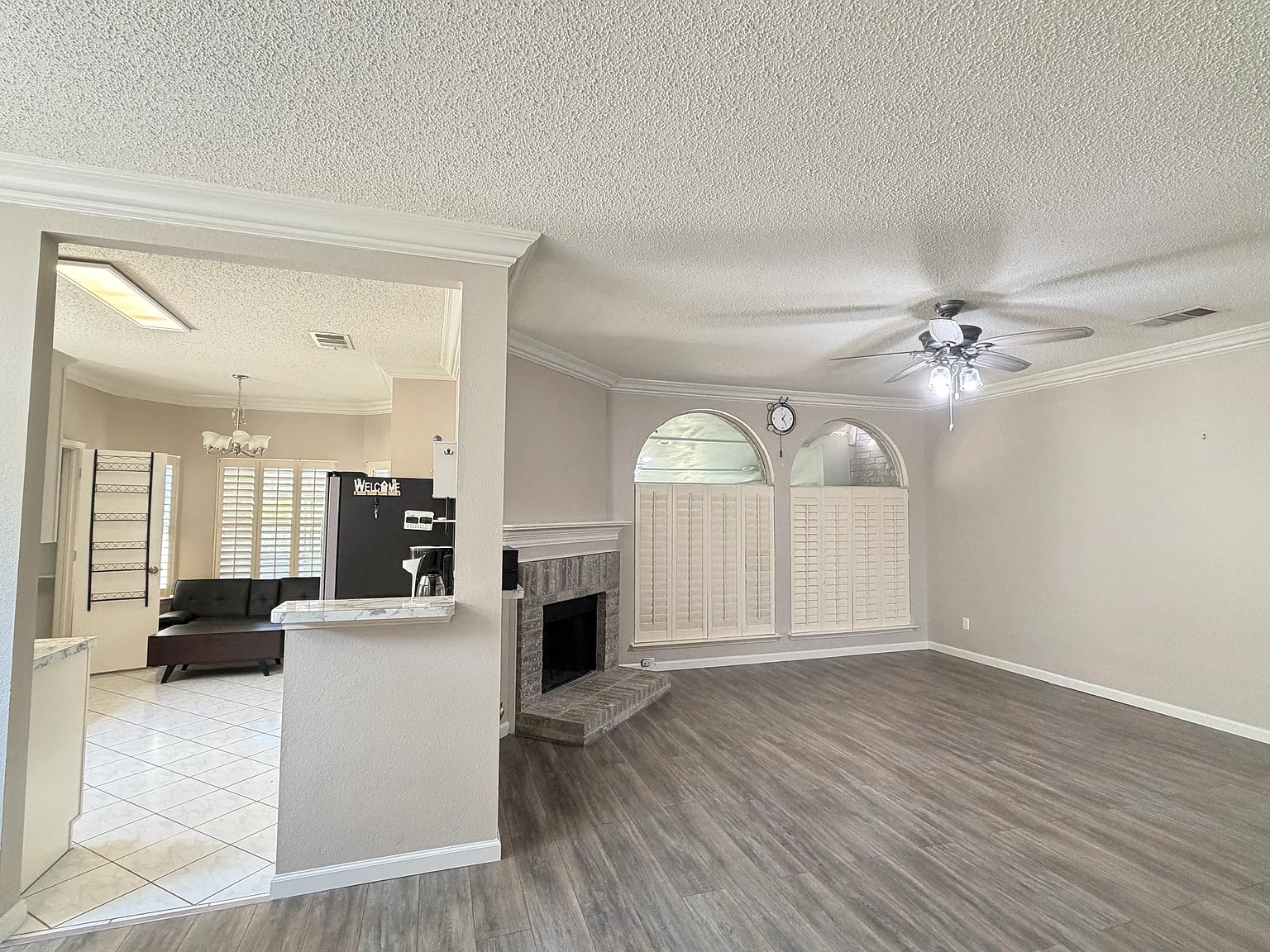 4 bed, 2100 sqft, $2,495 — Photo 3