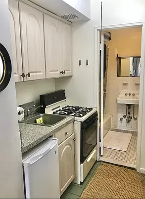 Rented by Compass | media 22