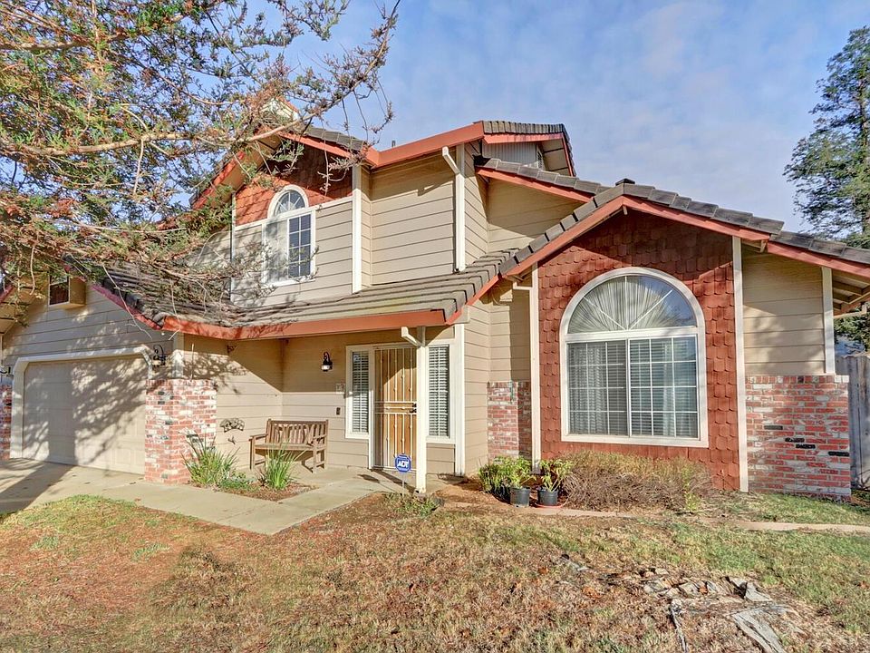 1st image of 205 Quail Hollow Dr