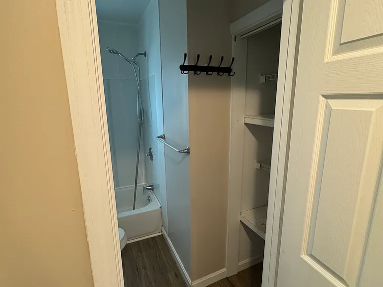 370 Hamilton St #1-R — Photo 9