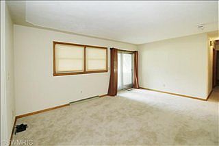 3rd image of 106 Flora Ln