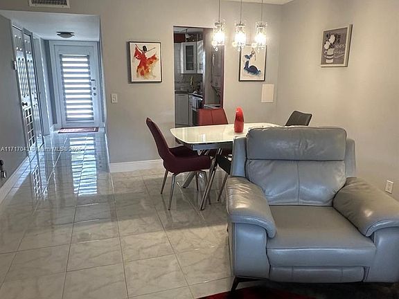 3rd image of 10303 Sunrise Lakes Blvd APT 210