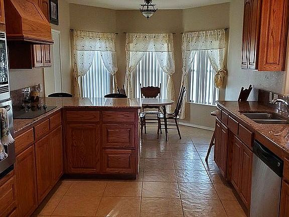 4th image of 91 Las Flores Dr