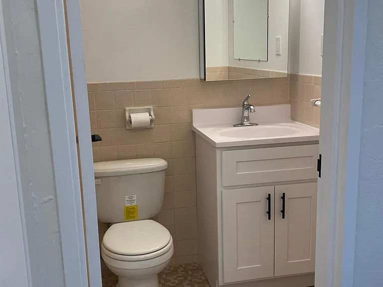 322 Clifton Ave — Photo 9