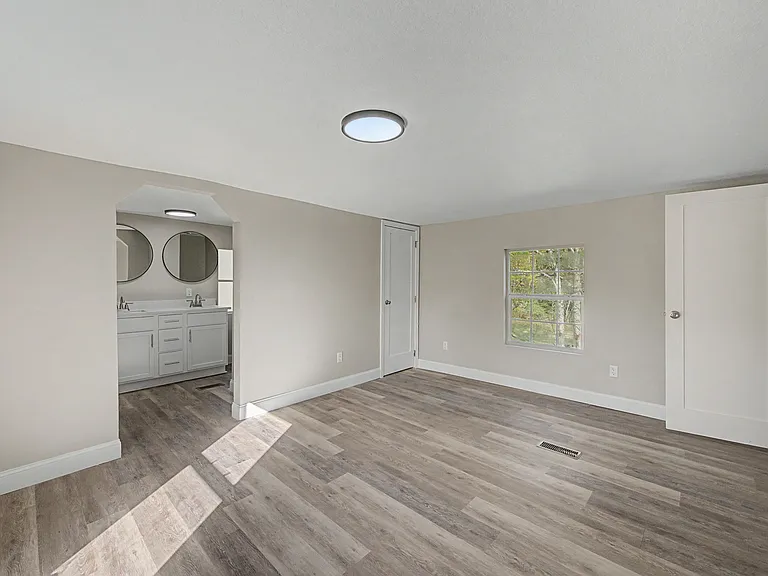 512 W Bach Dr — Photo 15