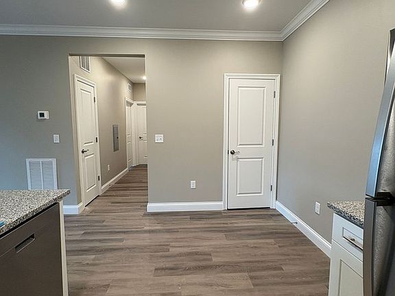 5th image of 314 Hillview Mills Blvd #114