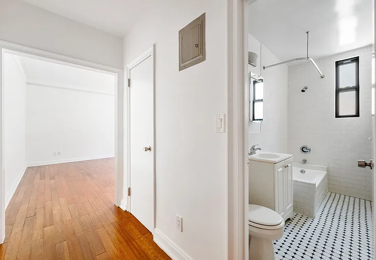 52 Clark St #9F — Photo 4