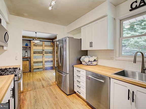 4th image of 11408 Orleans Way