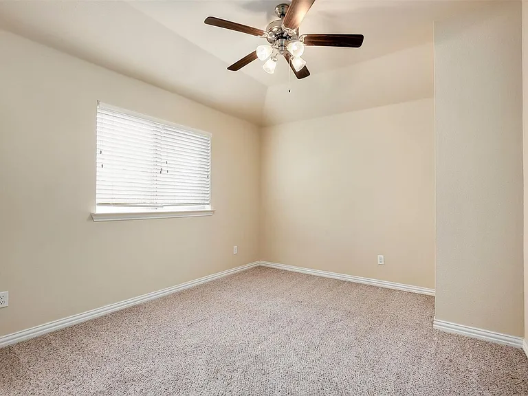 1087 Sahallee Dr — Photo 27