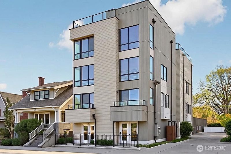 2nd image of 6211 12th Avenue NE