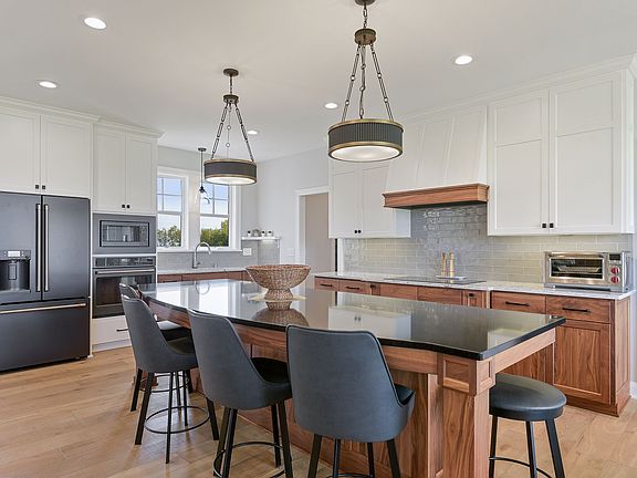 5th image of 8187 Waterset Cir