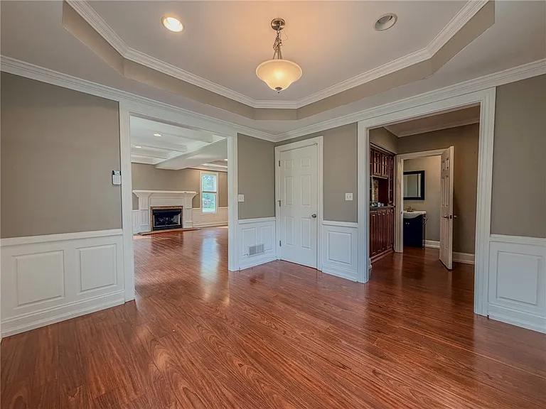 4349 Glen Eden Rd — Photo 9